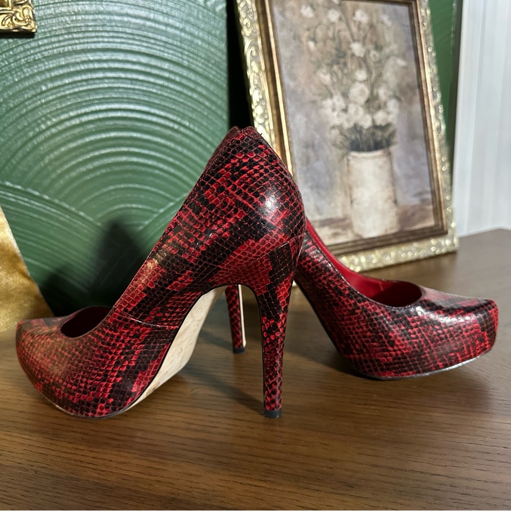 BCBGeneration Red Patterned Heels - Picture 3 of 6